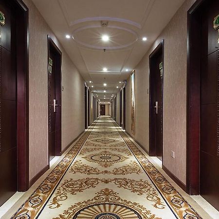 Vienna Hotel Guangzhou Shaheding Metro Station Екстериор снимка