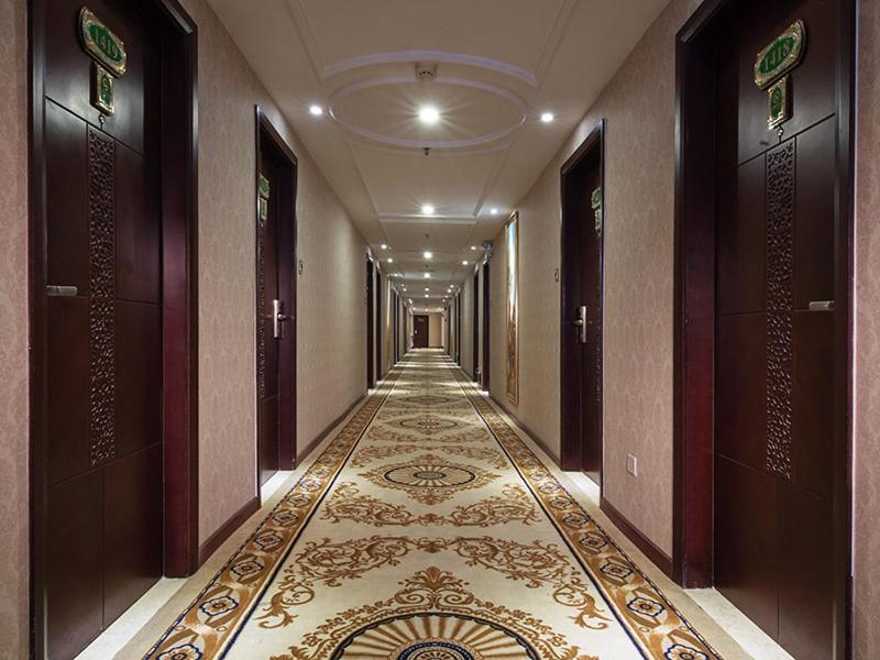 Vienna Hotel Guangzhou Shaheding Metro Station Екстериор снимка