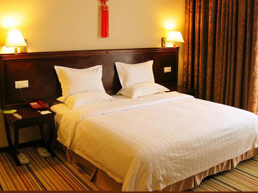 Vienna Hotel Guangzhou Shaheding Metro Station Екстериор снимка