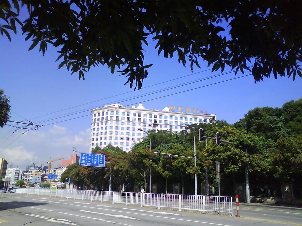 Vienna Hotel Guangzhou Shaheding Metro Station Екстериор снимка