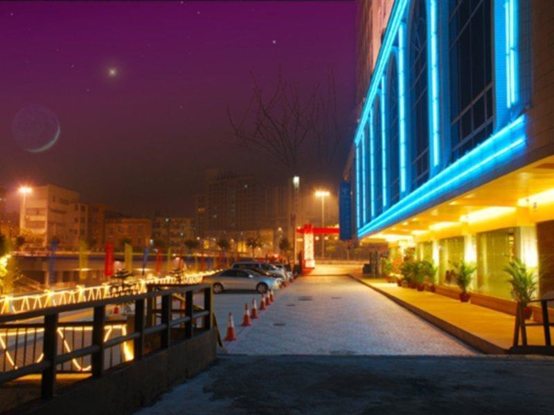 Vienna Hotel Guangzhou Shaheding Metro Station Екстериор снимка